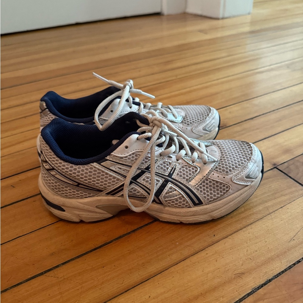 Asics White and Navy Gel 1130